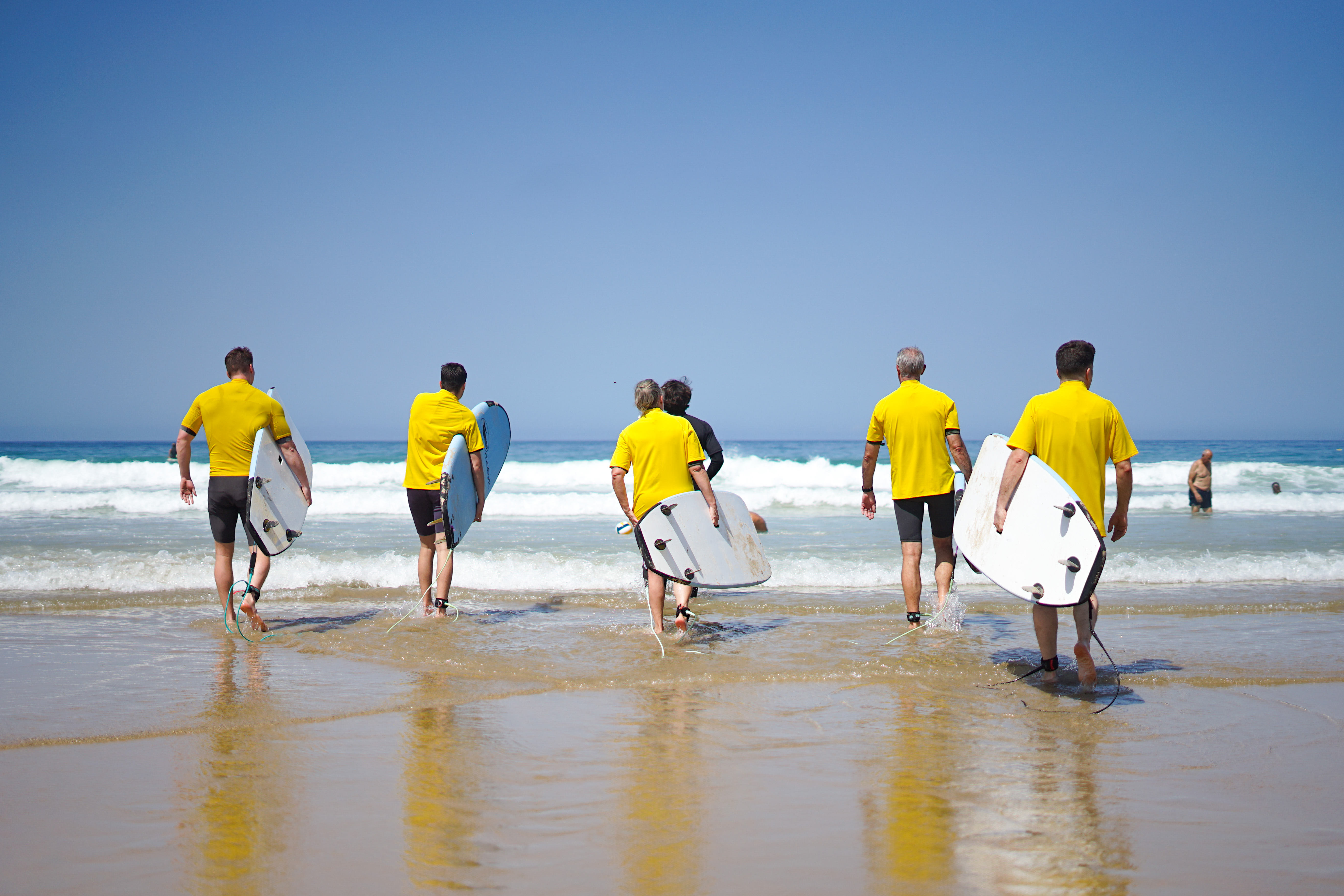 Escuela de Surf Entre Olas - Clases de surf en la playa