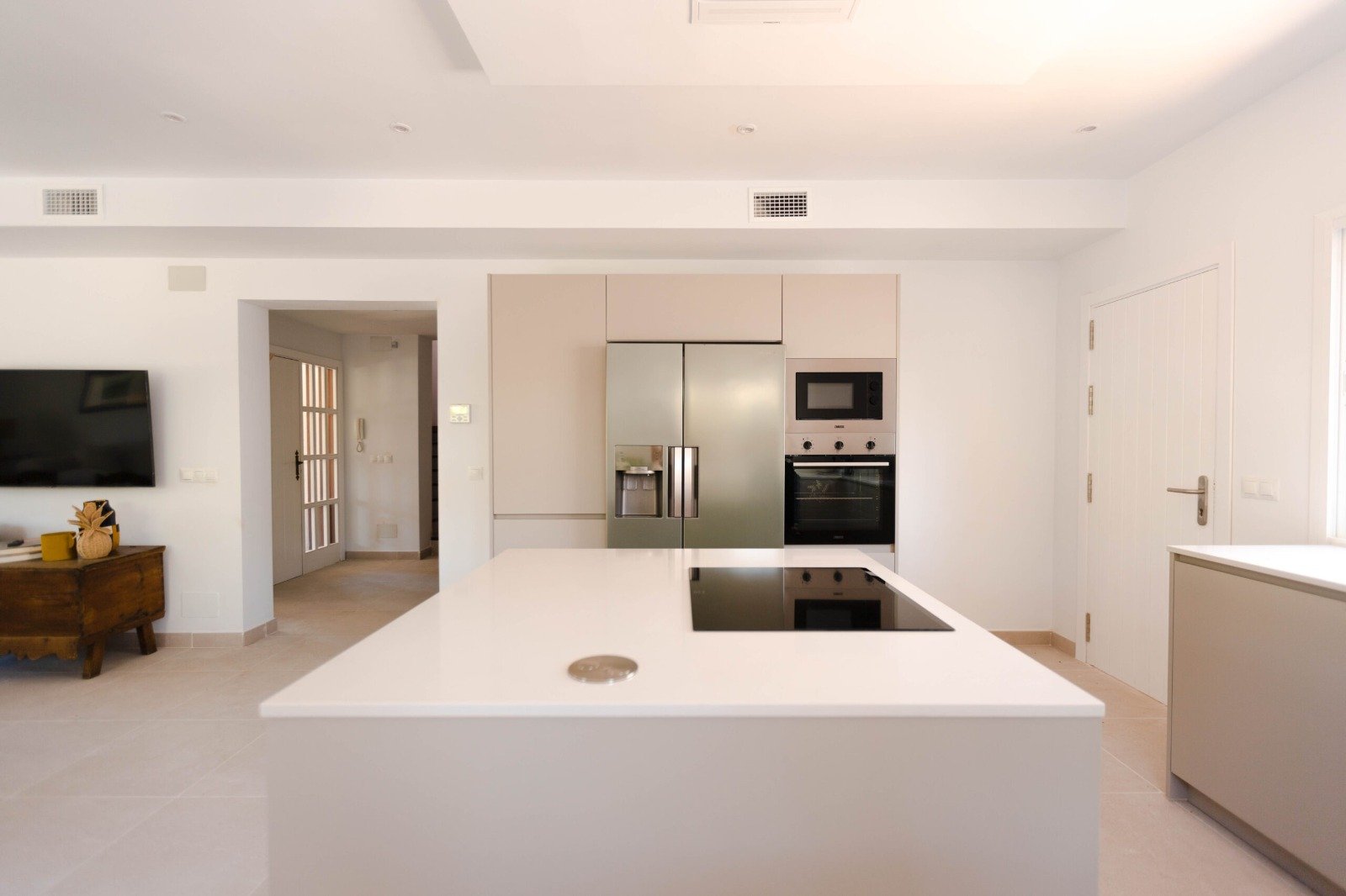 WhatsApp Image 2025-12-04 at 18.22.13 (1)